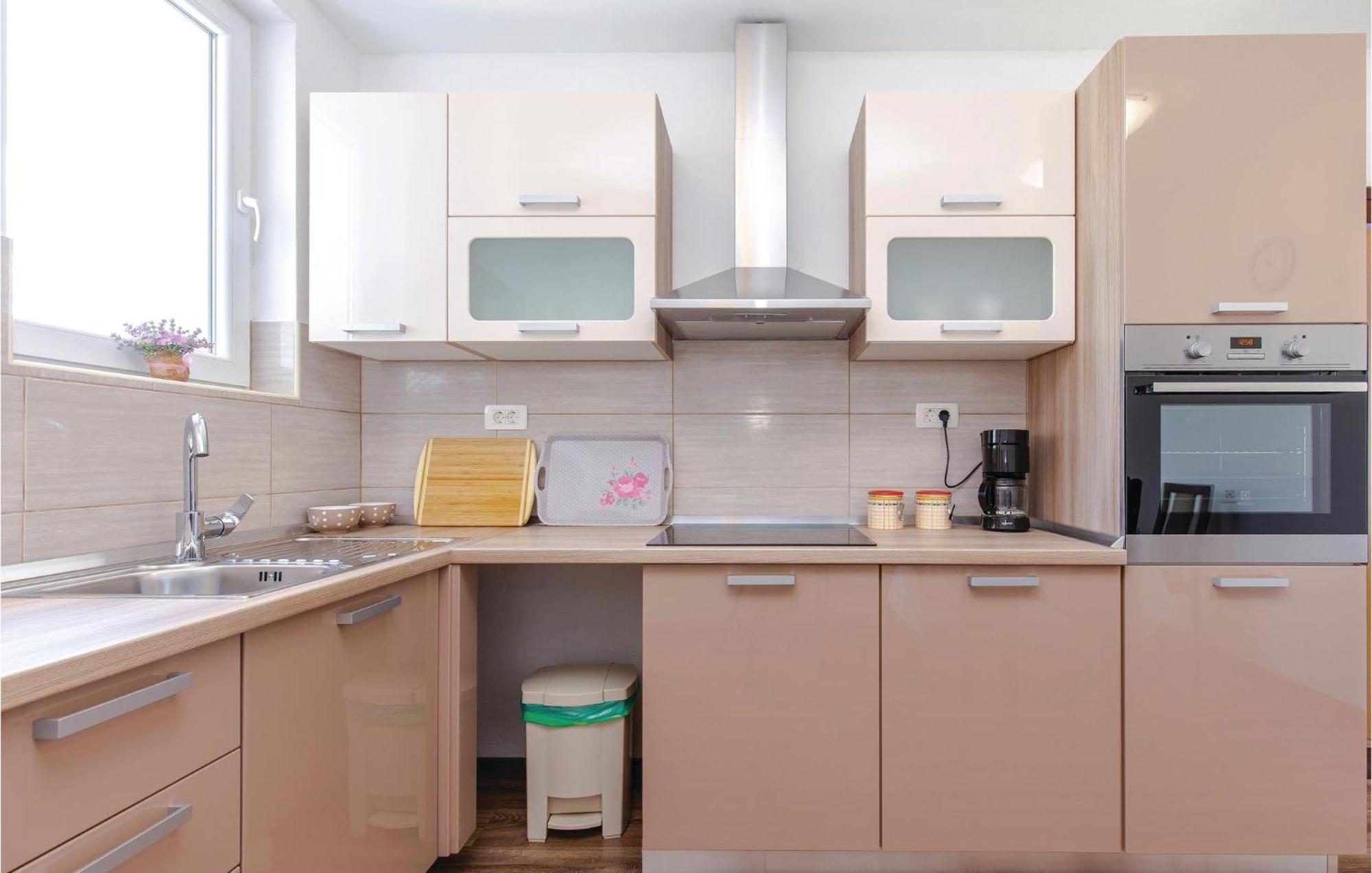 Gorgeous Apartment In Crikvenica With Kitchen エクステリア 写真