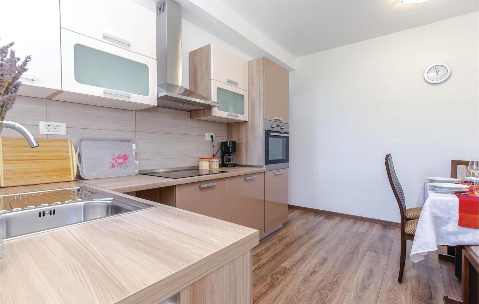 Gorgeous Apartment In Crikvenica With Kitchen エクステリア 写真