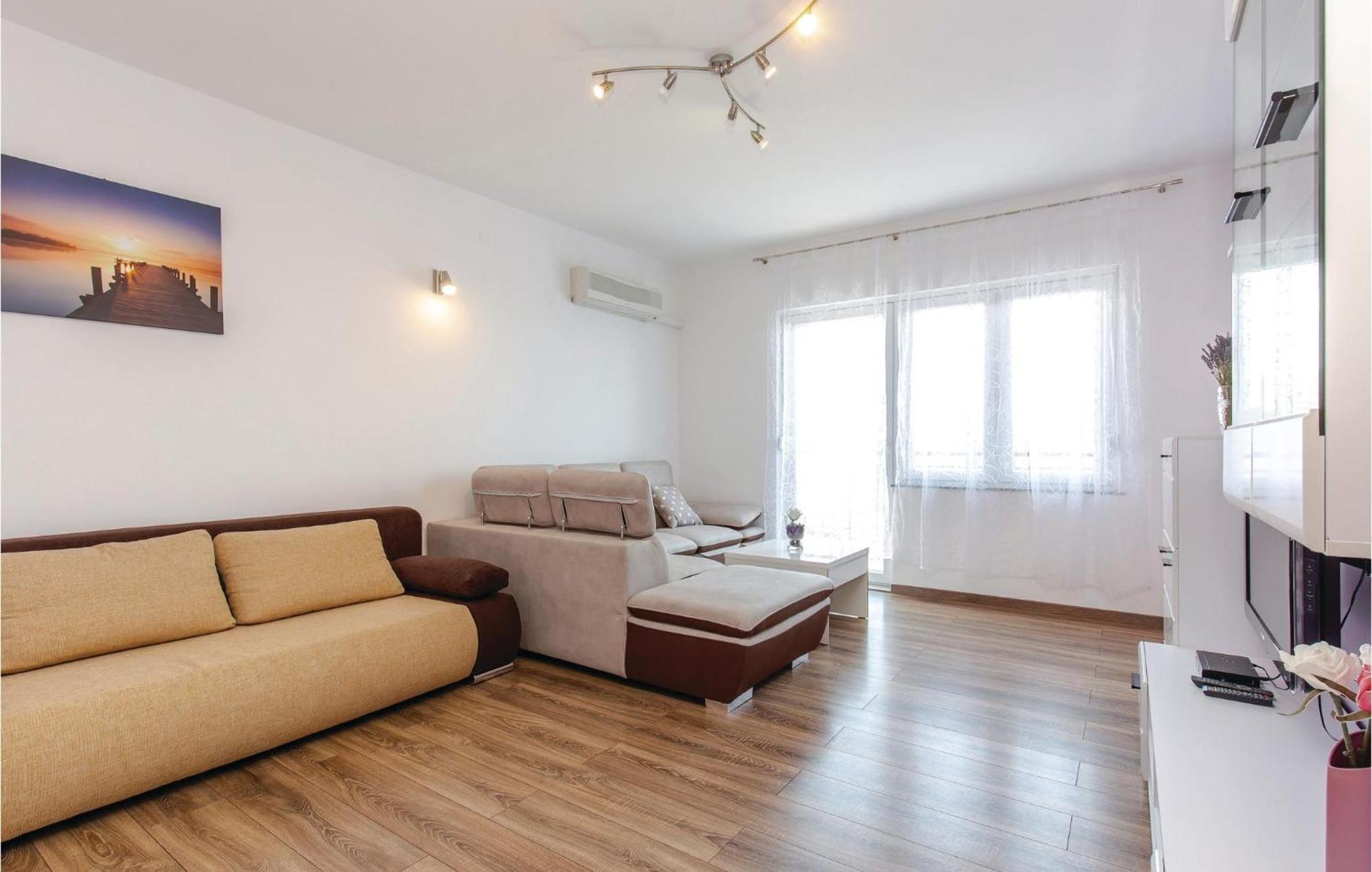 Gorgeous Apartment In Crikvenica With Kitchen エクステリア 写真
