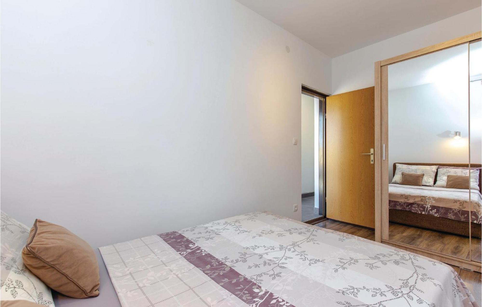 Gorgeous Apartment In Crikvenica With Kitchen エクステリア 写真